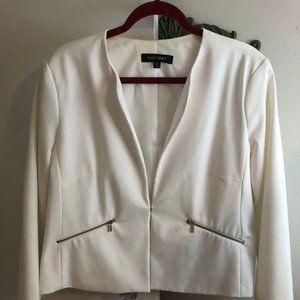 Ellen Tracy Jackets & Coats - White Ellen Tracy with gold zipper pockets size 14 Ellen Tracy Jackets & Coats - White Ellen Tracy with gold zipper pockets size 14